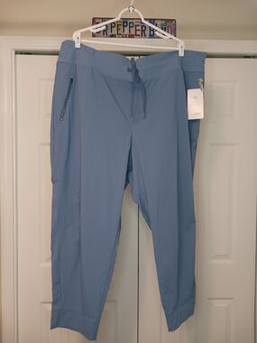 #118 - NWT Athleta Blue Trekkie North Jogger Pants Size 26